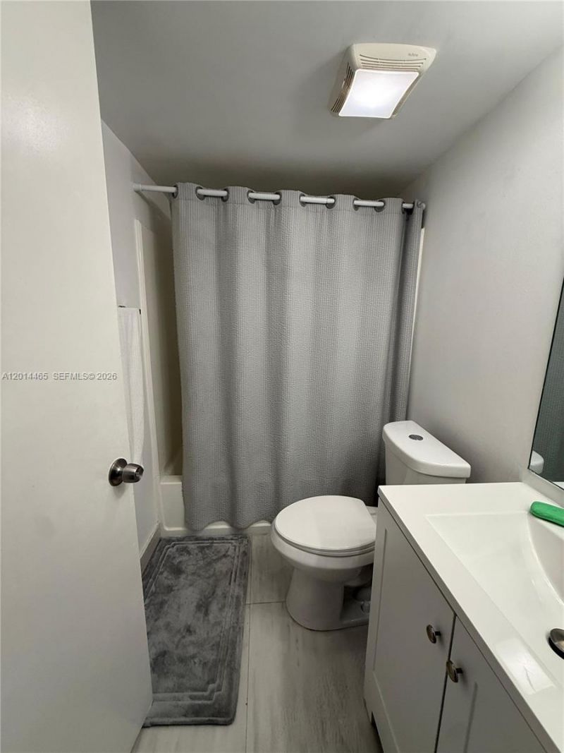 6955 NW 186th St , Unit F402, Hialeah, FL 33015 Photo