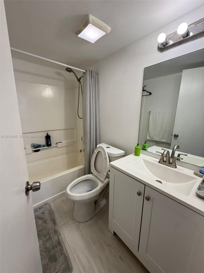 6955 NW 186th St , Unit F402, Hialeah, FL 33015 Photo