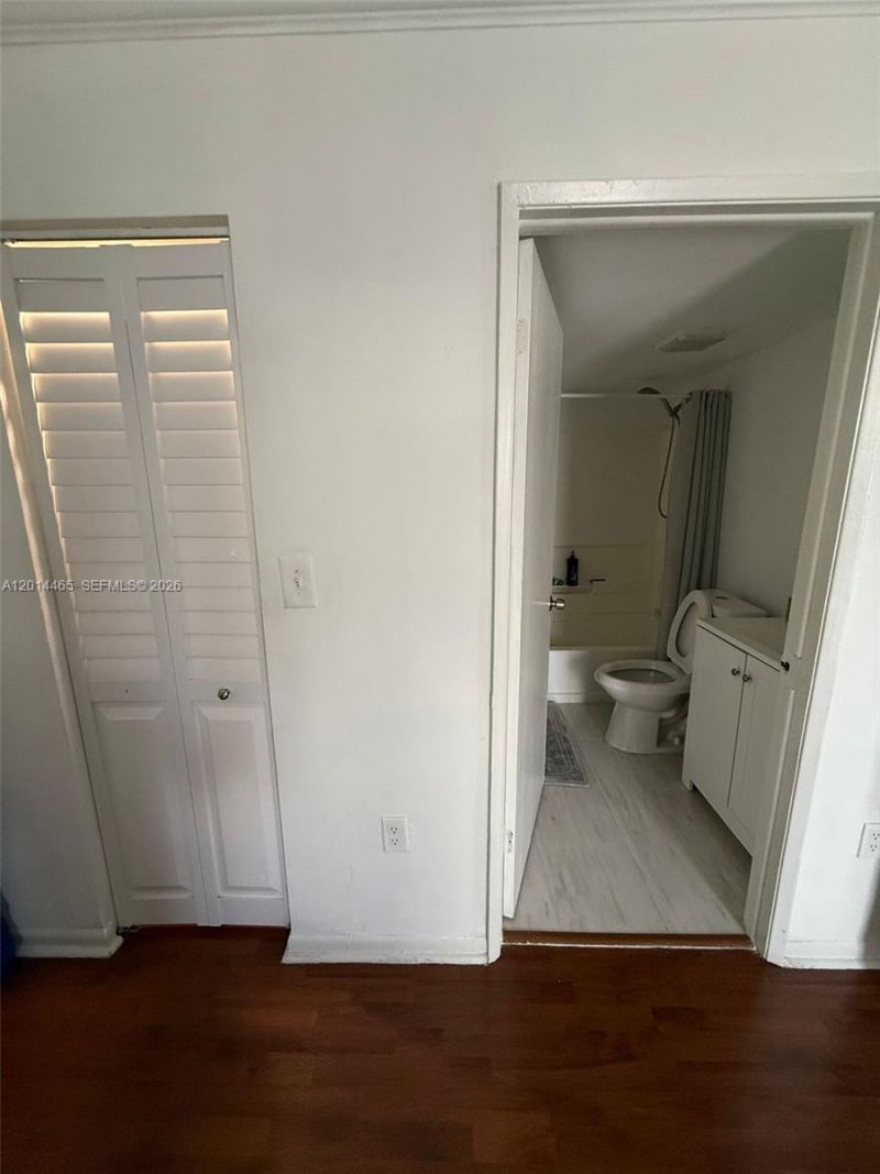 6955 NW 186th St , Unit F402, Hialeah, FL 33015 Photo