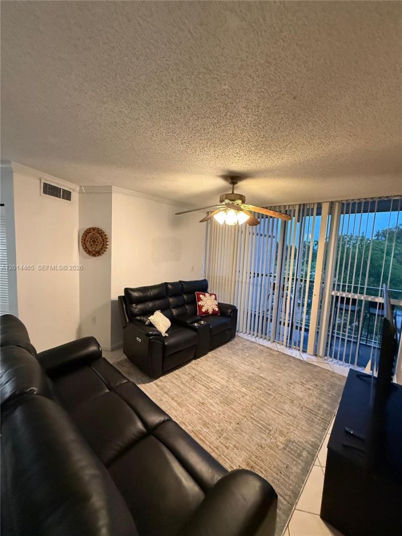 6955 NW 186th St , Unit F402, Hialeah, FL 33015 Photo