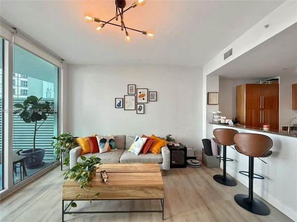 300 S Biscayne Blvd, Unit T-1705, Miami, FL 33131