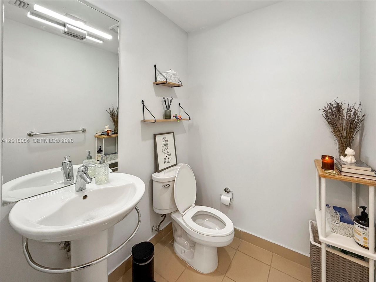 300 S Biscayne Blvd, Unit T-1705, Miami, FL 33131 Photo
