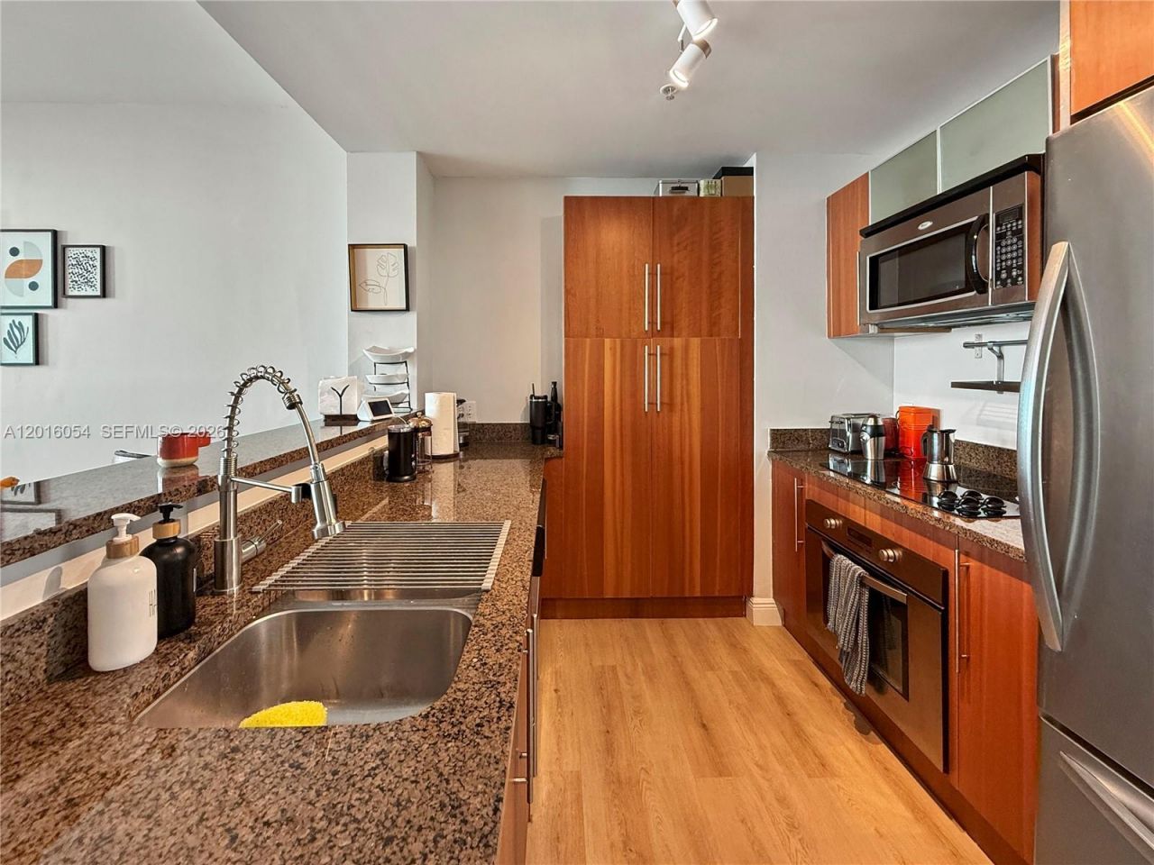 300 S Biscayne Blvd, Unit T-1705, Miami, FL 33131 Photo