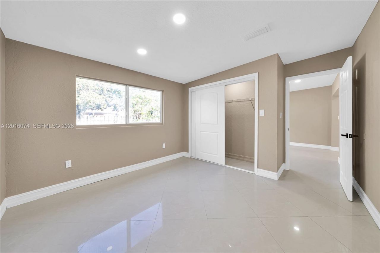 2512 Alcazar Dr, Miramar, FL 33023 Photo