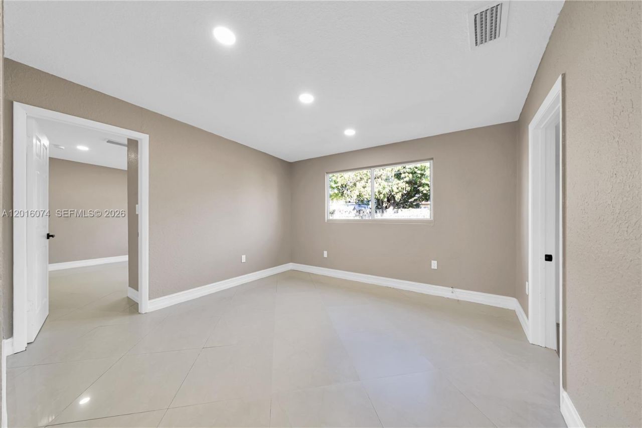 2512 Alcazar Dr, Miramar, FL 33023 Photo