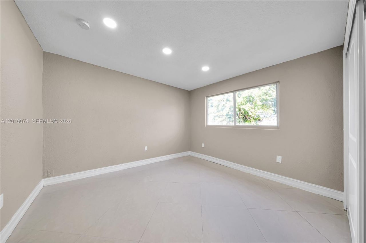 2512 Alcazar Dr, Miramar, FL 33023 Photo
