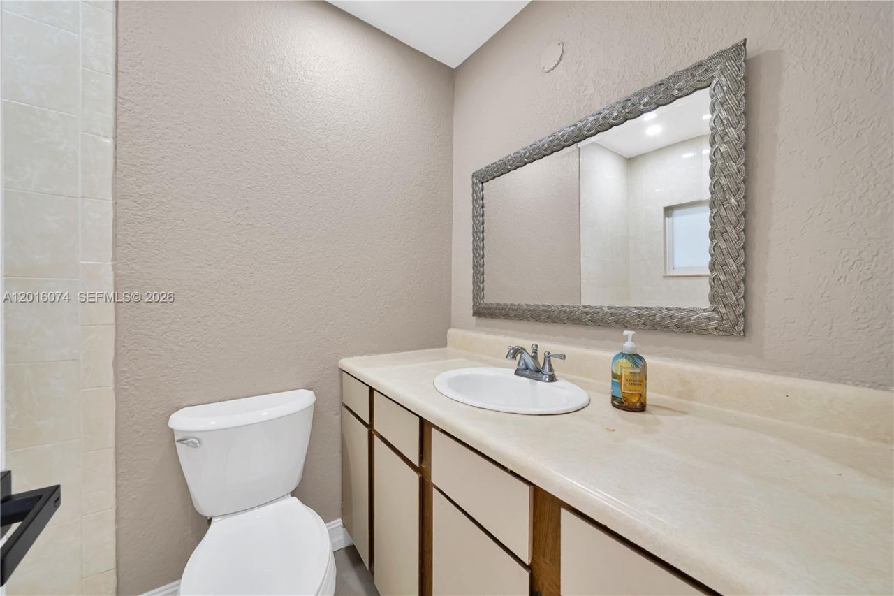 2512 Alcazar Dr, Miramar, FL 33023 Photo