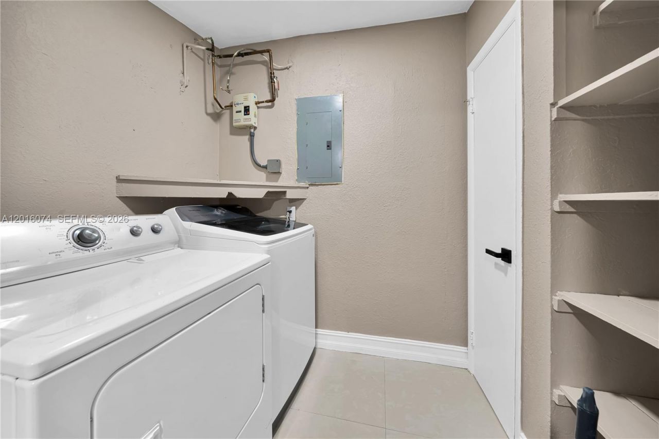 2512 Alcazar Dr, Miramar, FL 33023 Photo