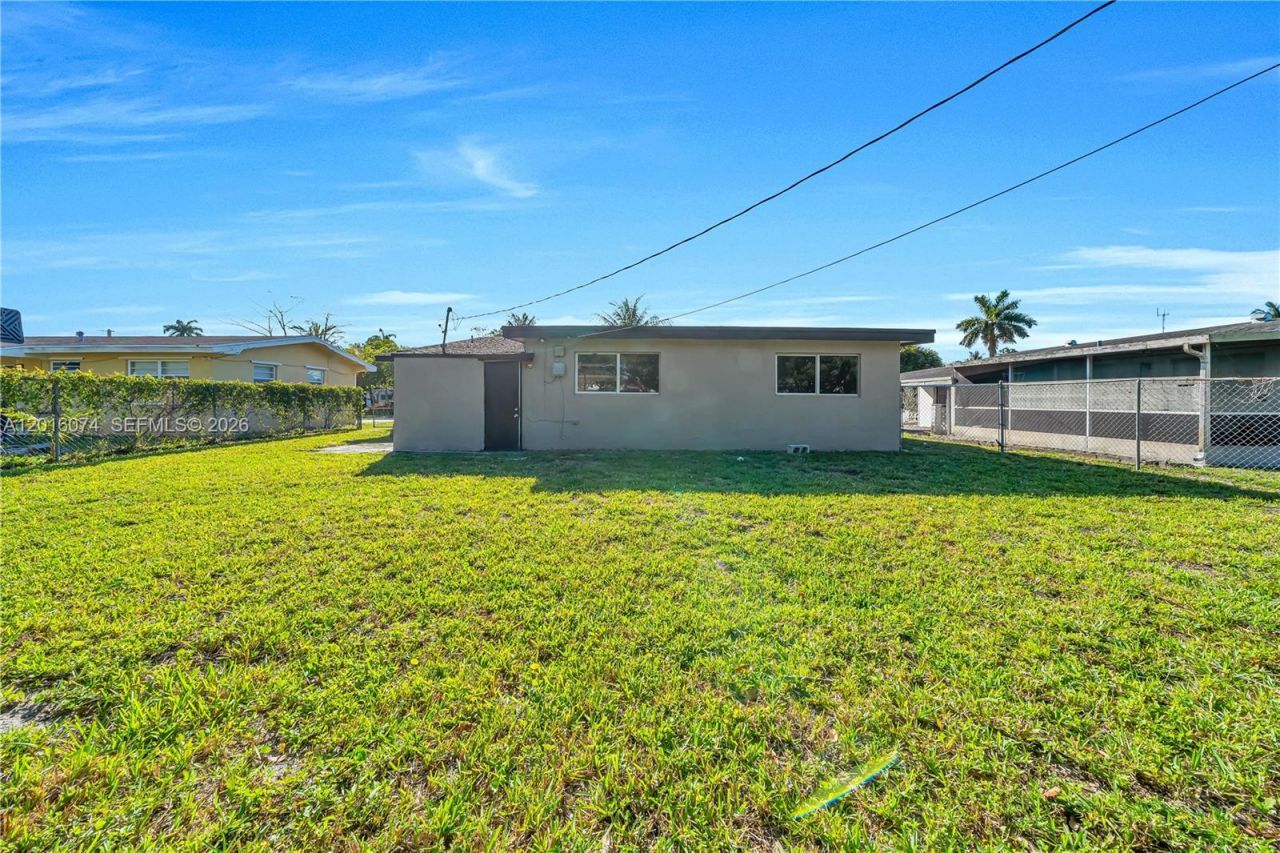 2512 Alcazar Dr, Miramar, FL 33023 Photo