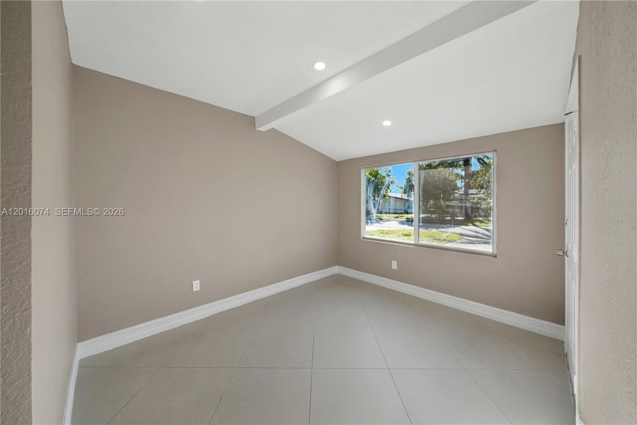 2512 Alcazar Dr, Miramar, FL 33023 Photo