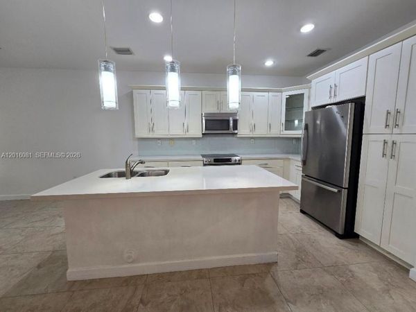 5810 NW 104th Path, Unit 5810, Doral, FL 33178