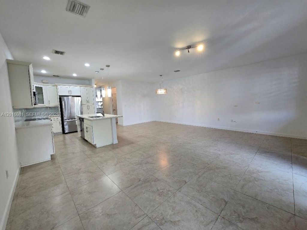 5810 NW 104th Path, Unit 5810, Doral, FL 33178 Photo