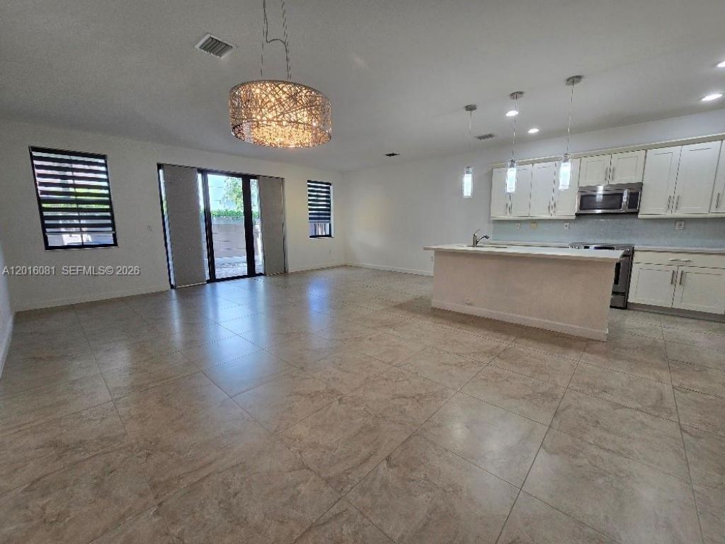 5810 NW 104th Path, Unit 5810, Doral, FL 33178 Photo