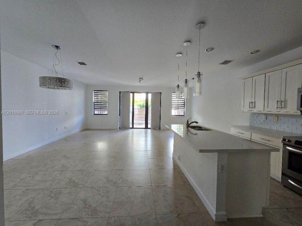 5810 NW 104th Path, Unit 5810, Doral, FL 33178 Photo