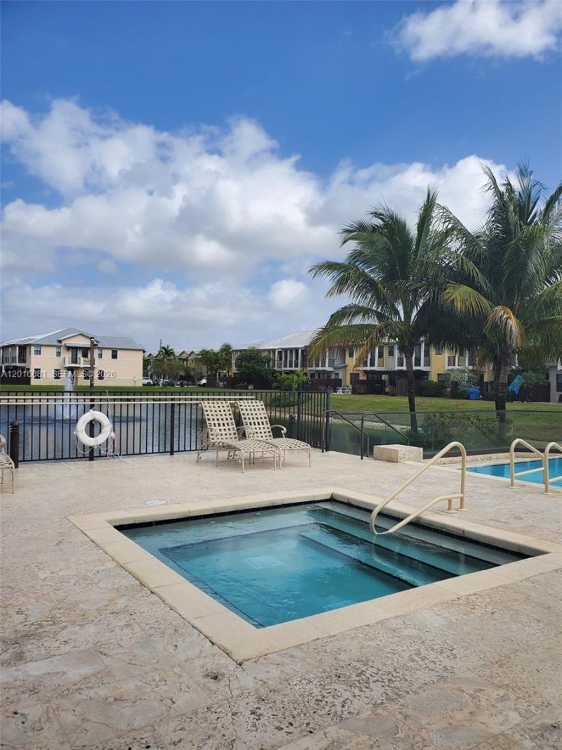 5810 NW 104th Path, Unit 5810, Doral, FL 33178 Photo
