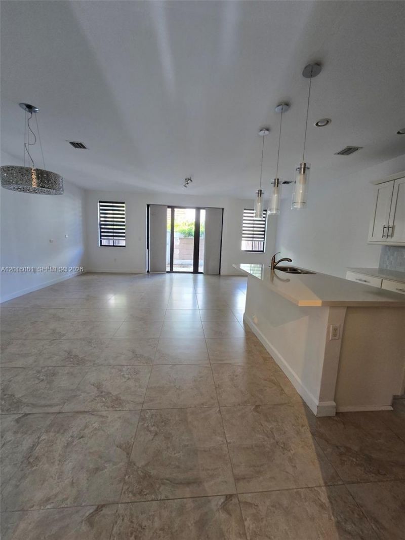 5810 NW 104th Path, Unit 5810, Doral, FL 33178 Photo