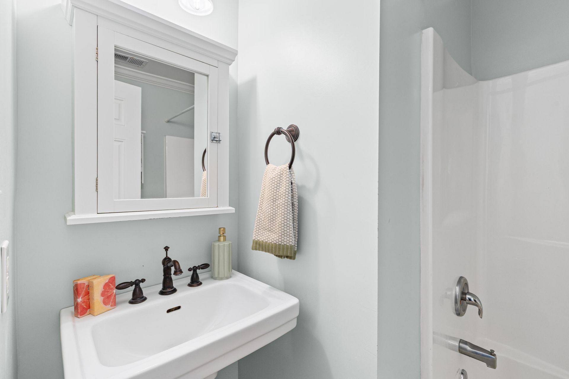 1132 Davidson Avenue Photo 31