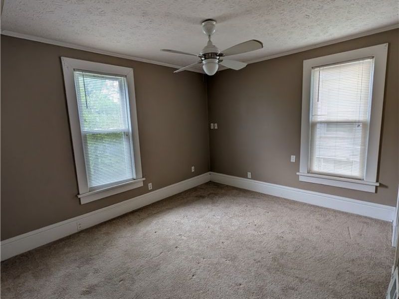 225 W Ohio Avenue , Sebring, OH 44672 Photo 10