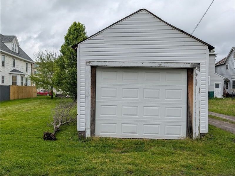 225 W Ohio Avenue , Sebring, OH 44672 Photo 18