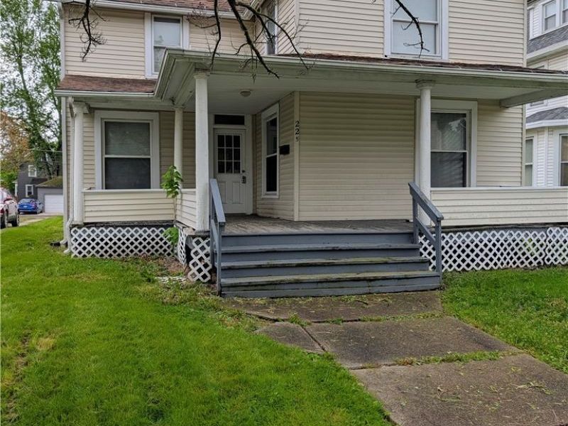 225 W Ohio Avenue , Sebring, OH 44672 Photo 2