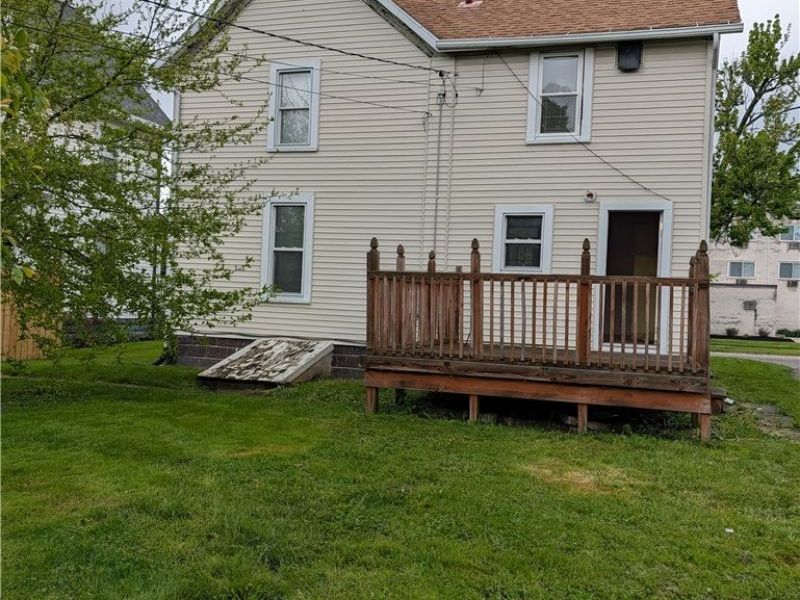 225 W Ohio Avenue , Sebring, OH 44672 Photo 3