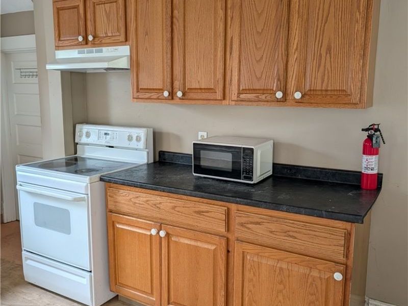 225 W Ohio Avenue , Sebring, OH 44672 Photo 7