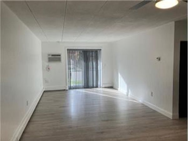 1000 Lexington, Unit 15, Waltham, MA 02452