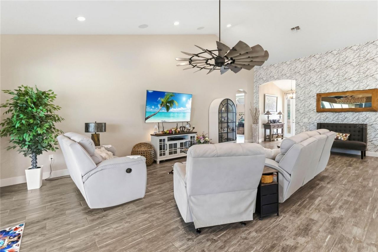 4901 Manor House Lane, Saint Cloud, FL 34772 Photo