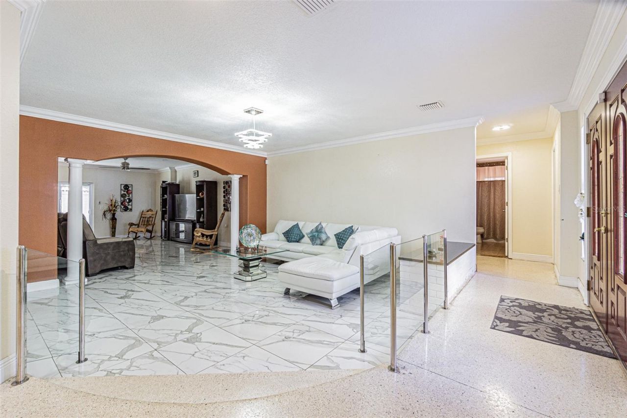 3112 W Henry Avenue, Tampa, FL 33614 Photo
