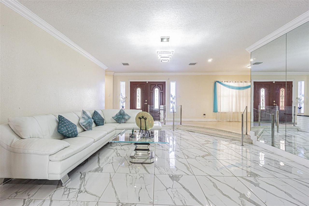 3112 W Henry Avenue, Tampa, FL 33614 Photo