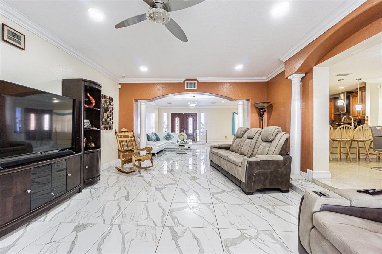 3112 W Henry Avenue, Tampa, FL 33614 Photo