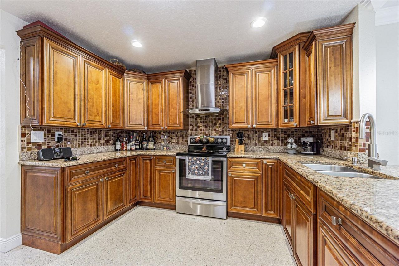 3112 W Henry Avenue, Tampa, FL 33614 Photo