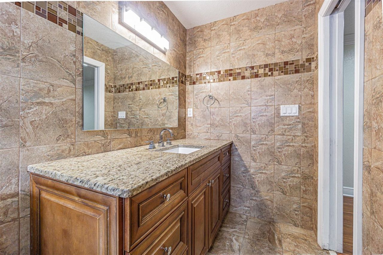 3112 W Henry Avenue, Tampa, FL 33614 Photo