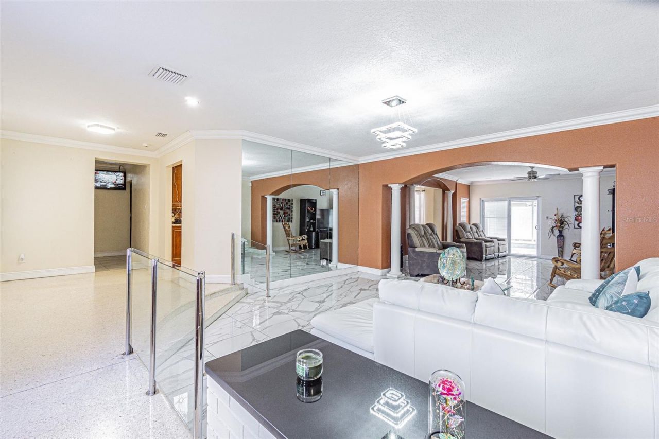 3112 W Henry Avenue, Tampa, FL 33614 Photo