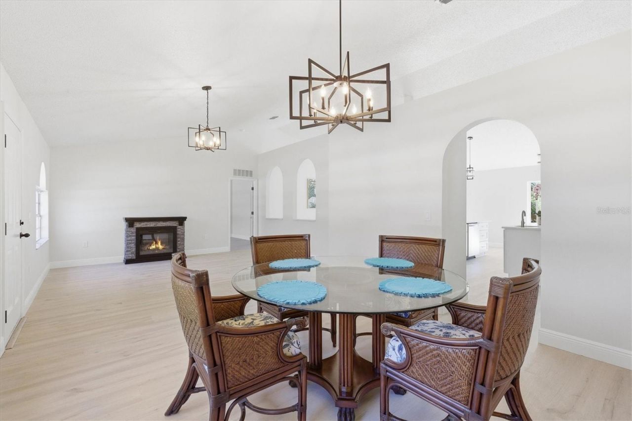 18063 Parrot Road , Weeki Wachee, FL 34614 Photo