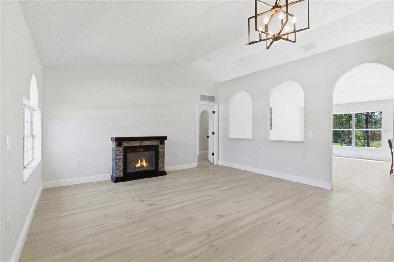 18063 Parrot Road , Weeki Wachee, FL 34614 Photo