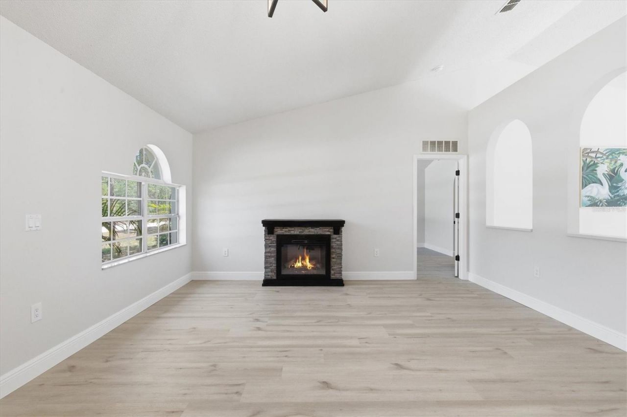 18063 Parrot Road , Weeki Wachee, FL 34614 Photo