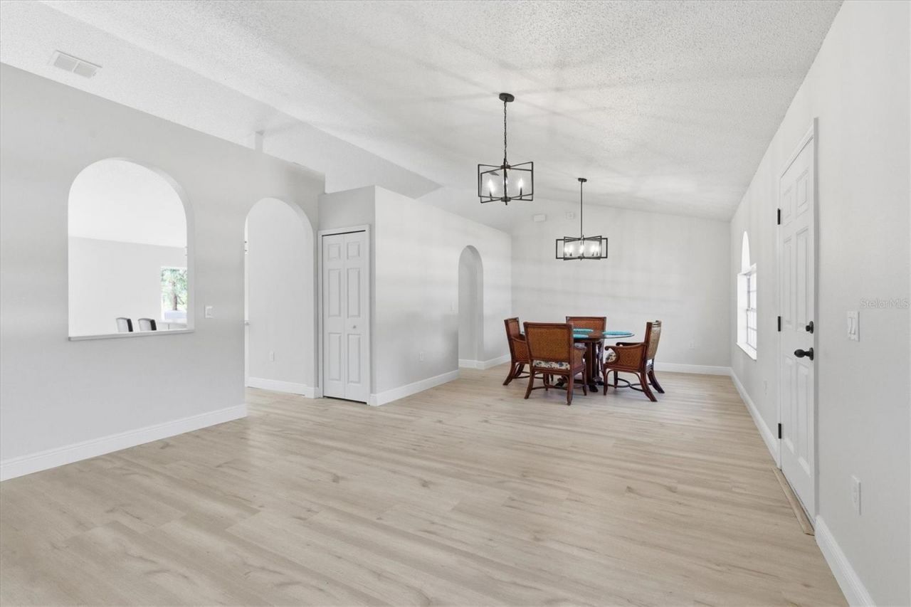 18063 Parrot Road , Weeki Wachee, FL 34614 Photo