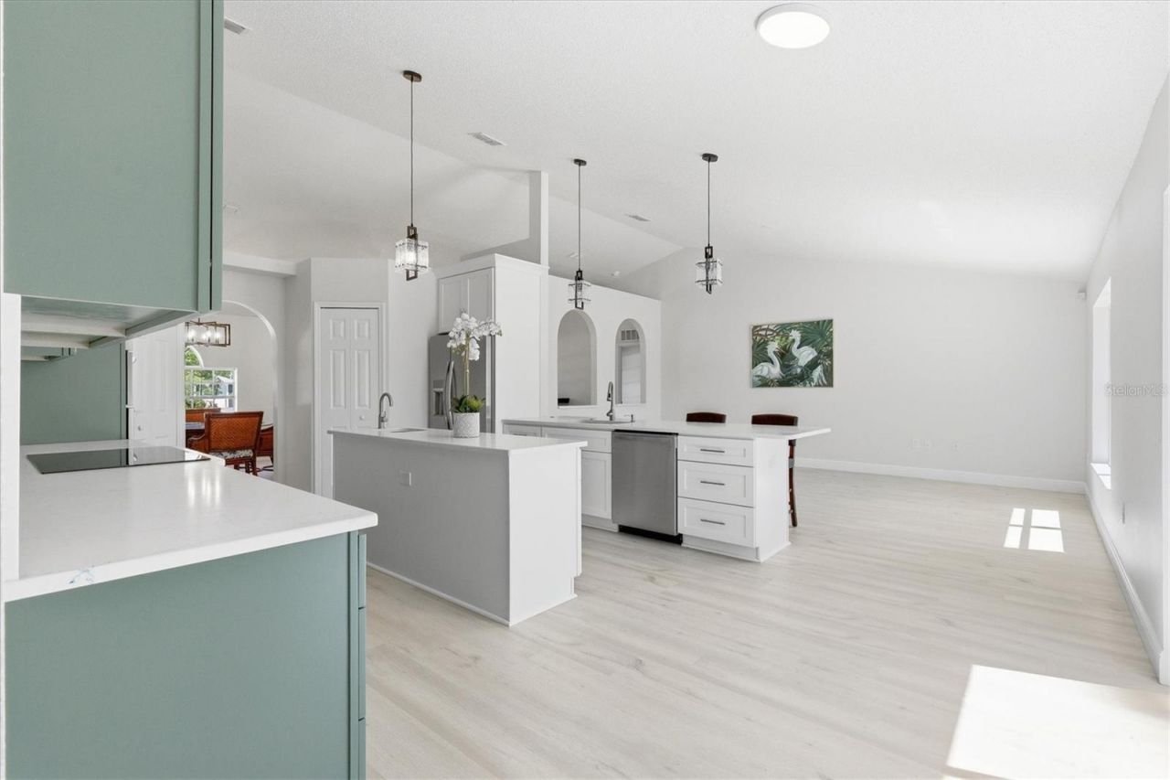 18063 Parrot Road , Weeki Wachee, FL 34614 Photo