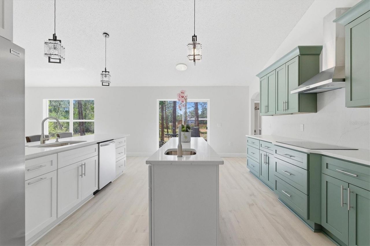 18063 Parrot Road , Weeki Wachee, FL 34614 Photo