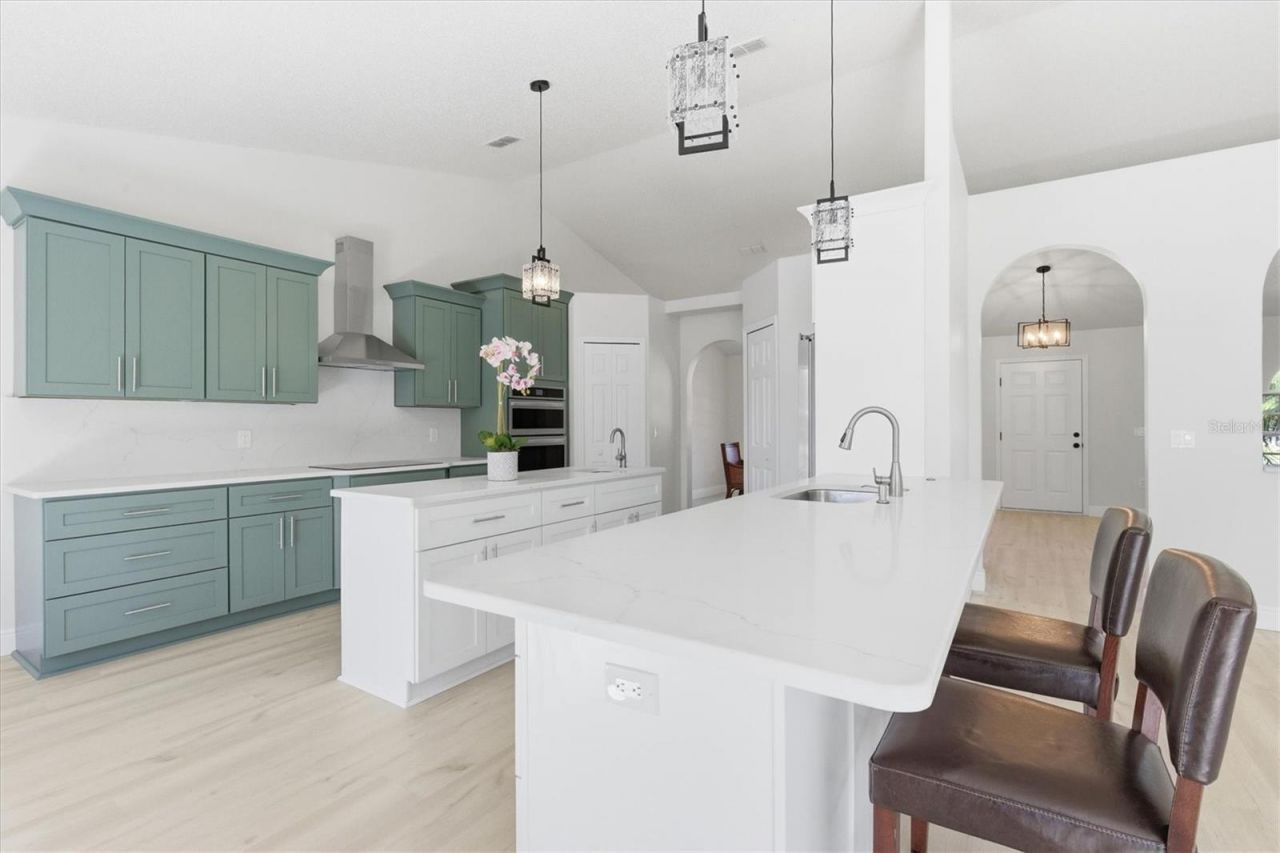 18063 Parrot Road , Weeki Wachee, FL 34614 Photo
