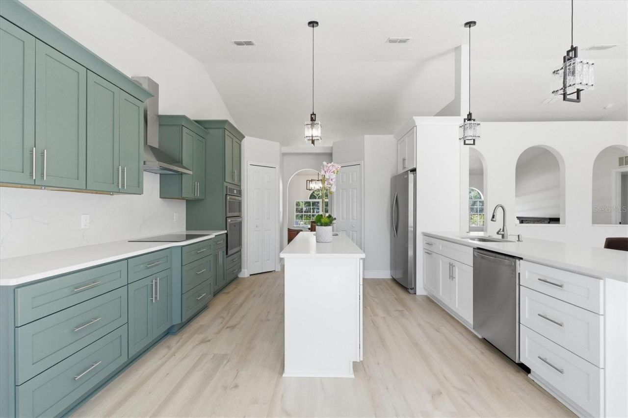 18063 Parrot Road , Weeki Wachee, FL 34614 Photo