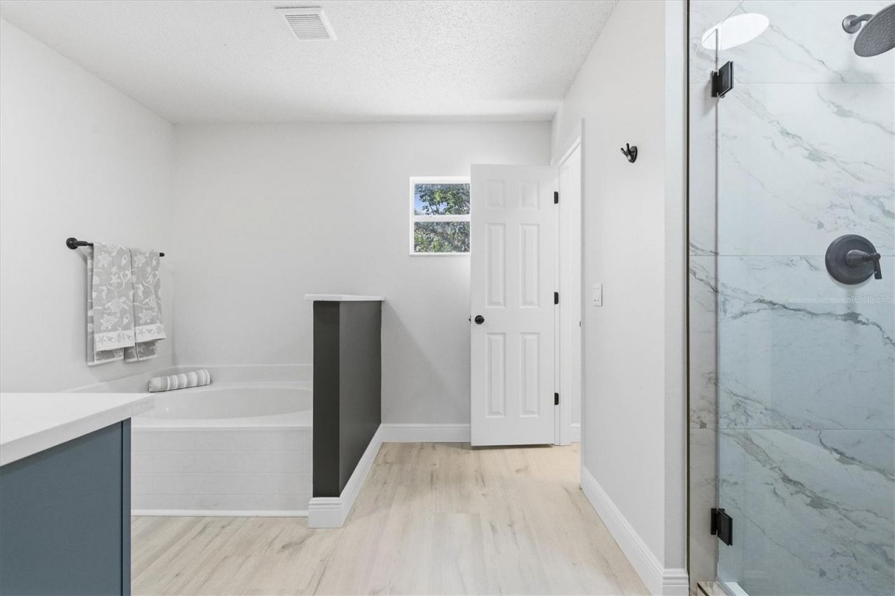 18063 Parrot Road , Weeki Wachee, FL 34614 Photo