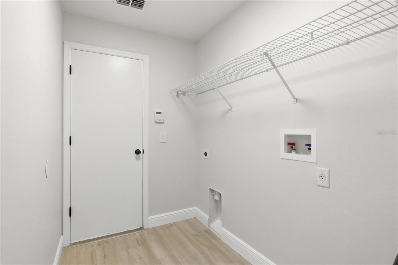 18063 Parrot Road , Weeki Wachee, FL 34614 Photo