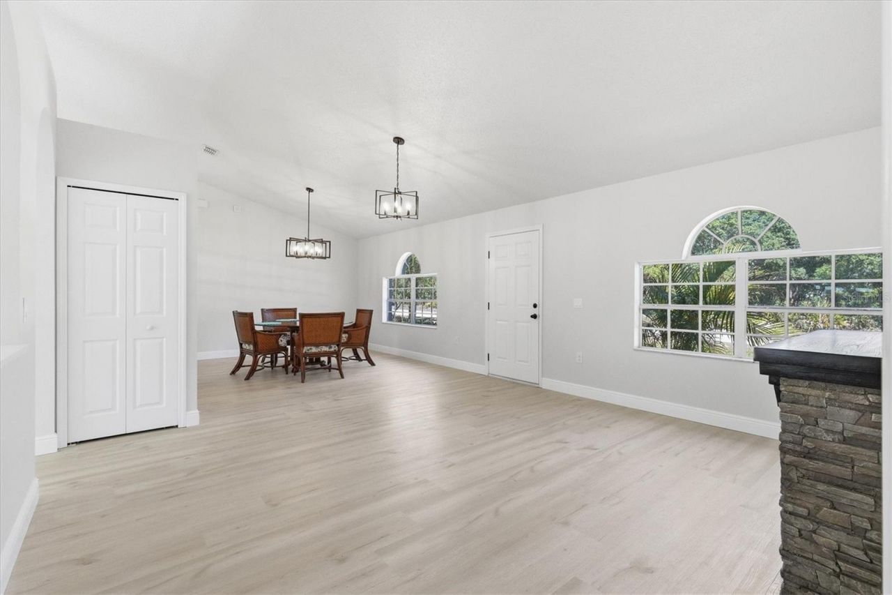 18063 Parrot Road , Weeki Wachee, FL 34614 Photo