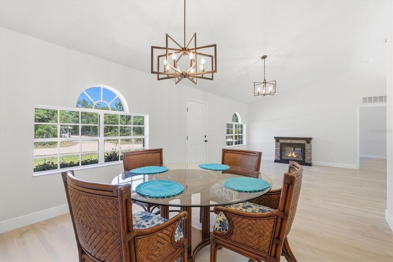 18063 Parrot Road , Weeki Wachee, FL 34614 Photo
