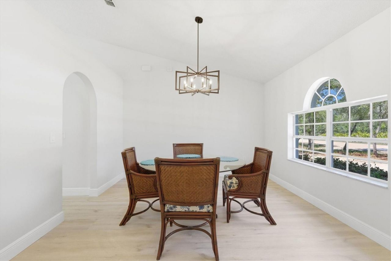 18063 Parrot Road , Weeki Wachee, FL 34614 Photo