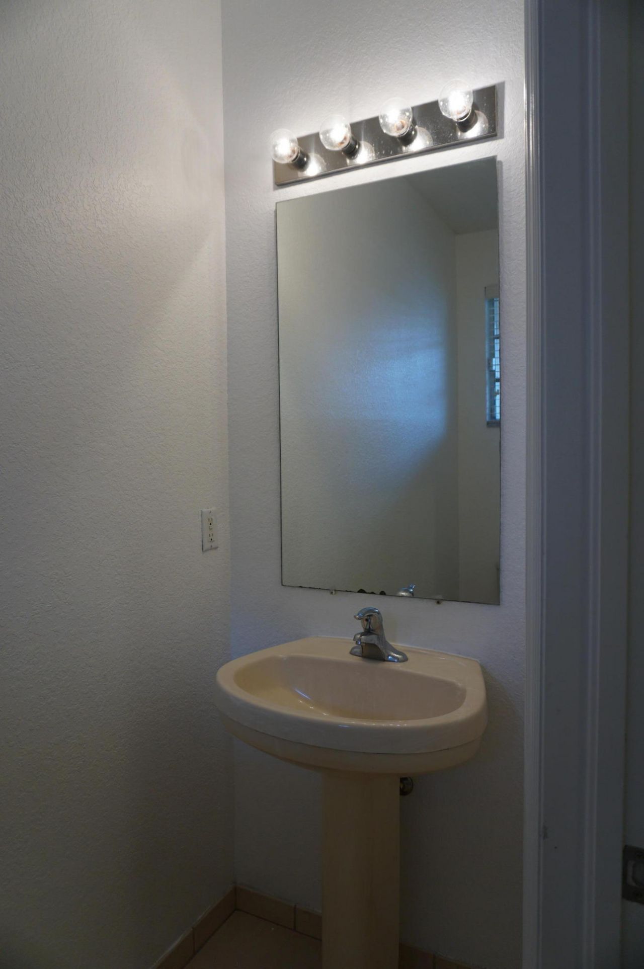 2030 Nassau Drive, West Palm Beach, FL 33404 Photo