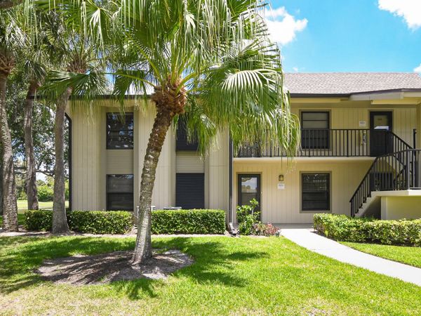 20 Plantation Drive, Unit 101, Vero Beach, FL 32966