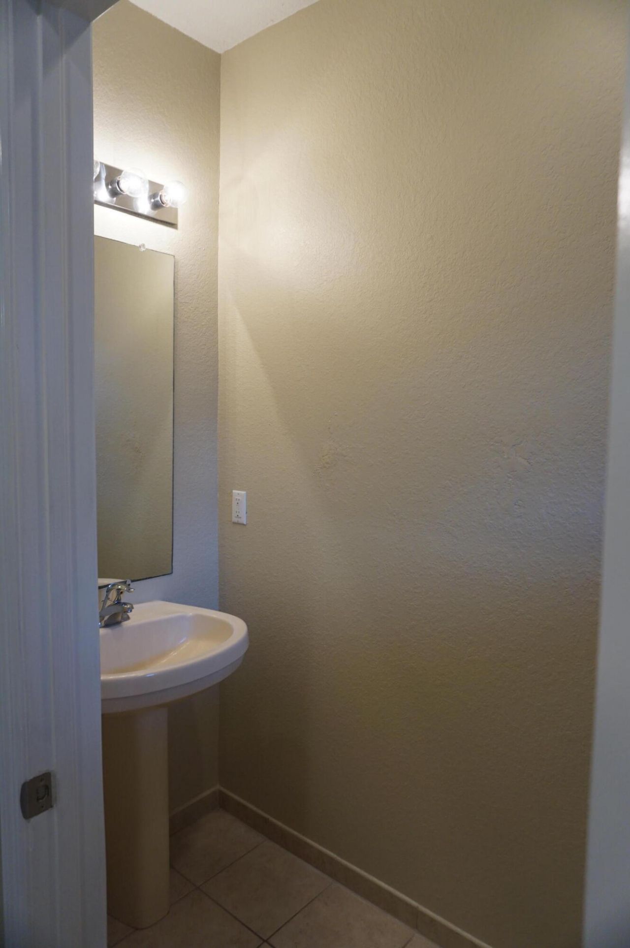 2022 Freeport Lane, Riviera Beach, FL 33404 Photo
